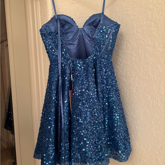 Unworn Blue Sparkly Corset Short Sequin A-line Homecoming Dress - Picture 2 of 2